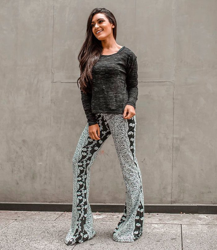 Calça shop flare liquido